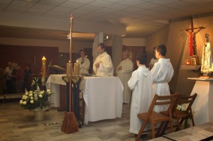 CCF Varsovie Pere Maciej 1ère communion 2015