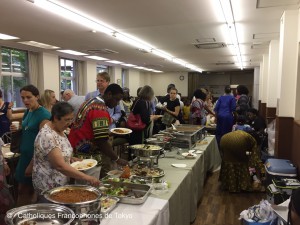 déjeuner après la messe dominicale